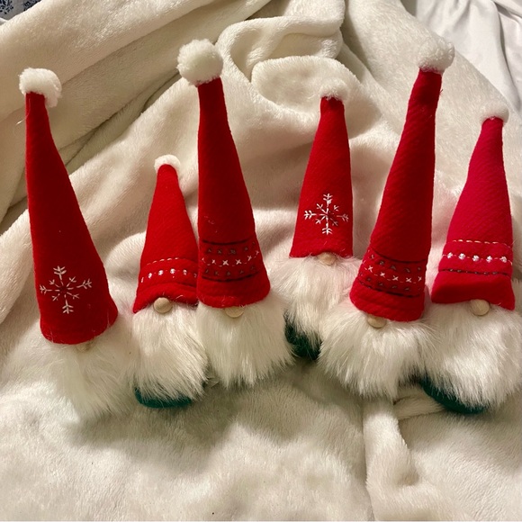 6 Christmas Knomes red & green w/cute noses & fun white beards -weighted bottoms - Picture 2 of 9